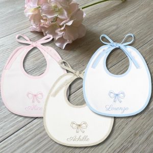 Bavaglino Neonato Personalizzato in Piquet Nodo d’Amore